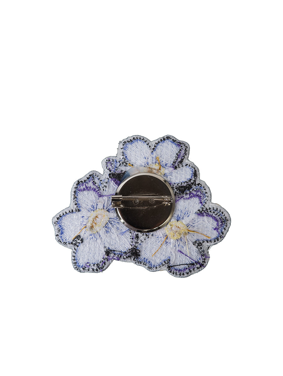 Embroidered Pin Forgetmenot 2 back view