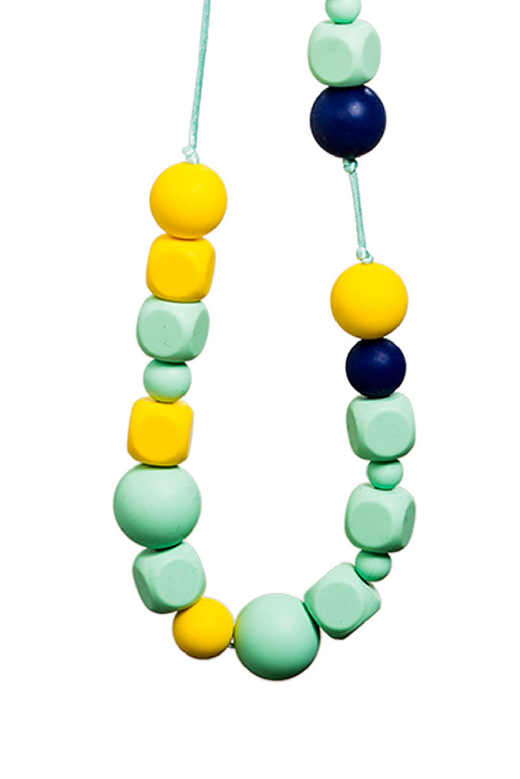 Balik - Meline Necklace close view