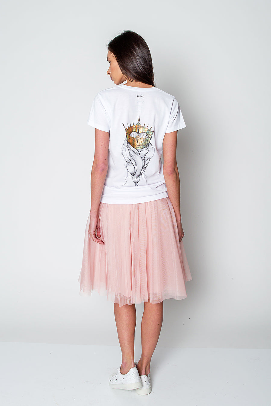 Model Wearing Queen-Zabel-t-shirt-back