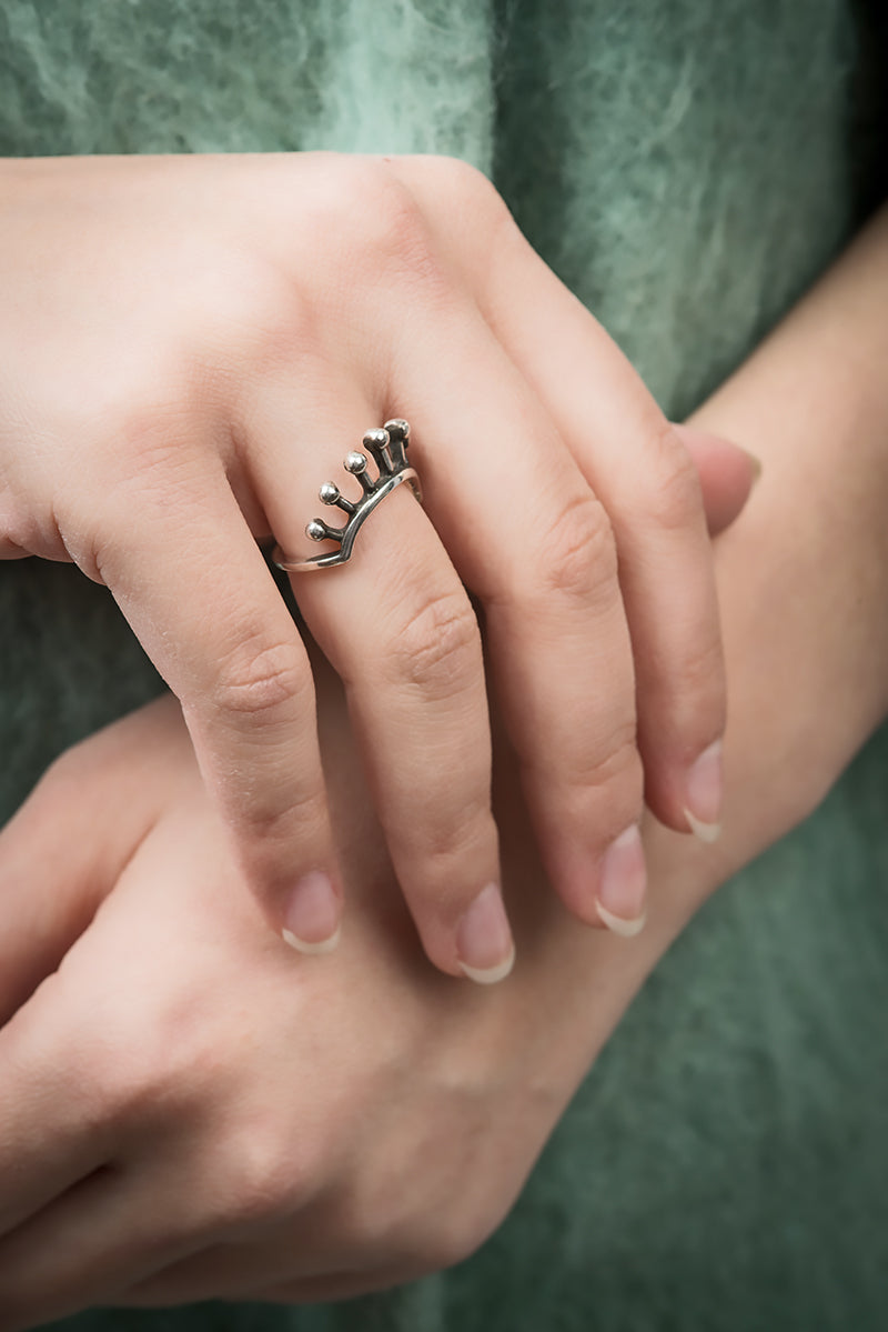 Ethno - Arch ring front view on a finger