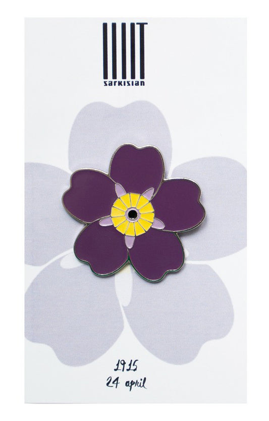 Enamel Pin Forget-me-not presentation mode