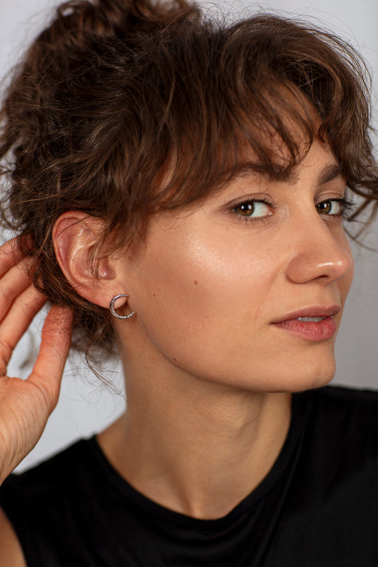 Onehe Luna Stud Earrings - Silver