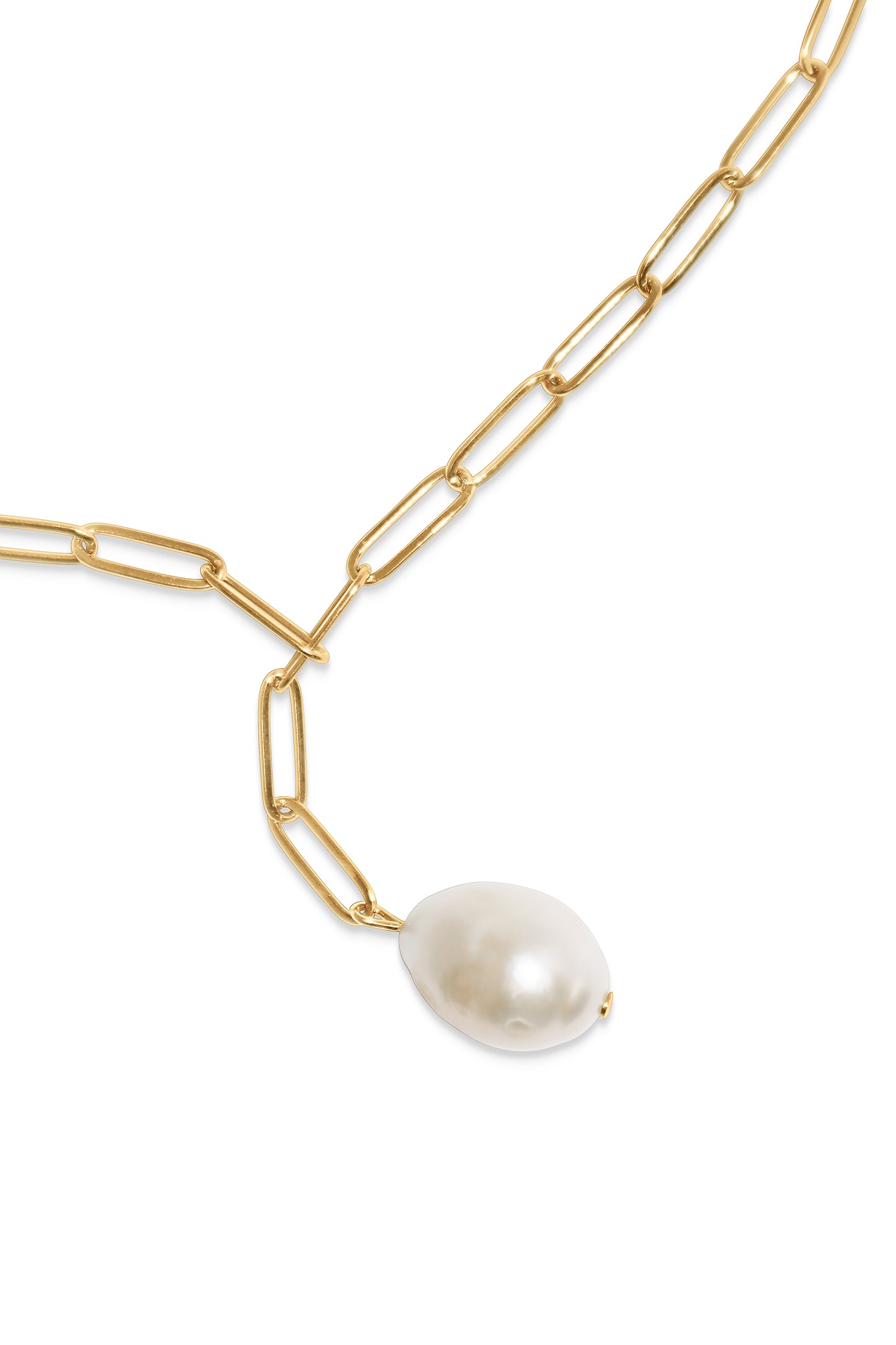 necklace is made from the elongated gold-tone chain links strung with river pearl