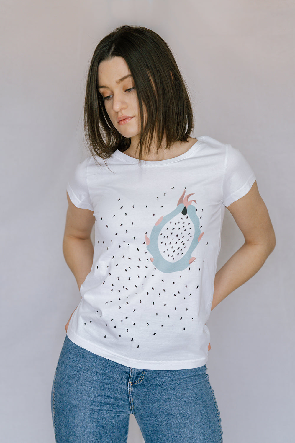 Lilit-Sarkisian-T-shirt-Dragon fruit