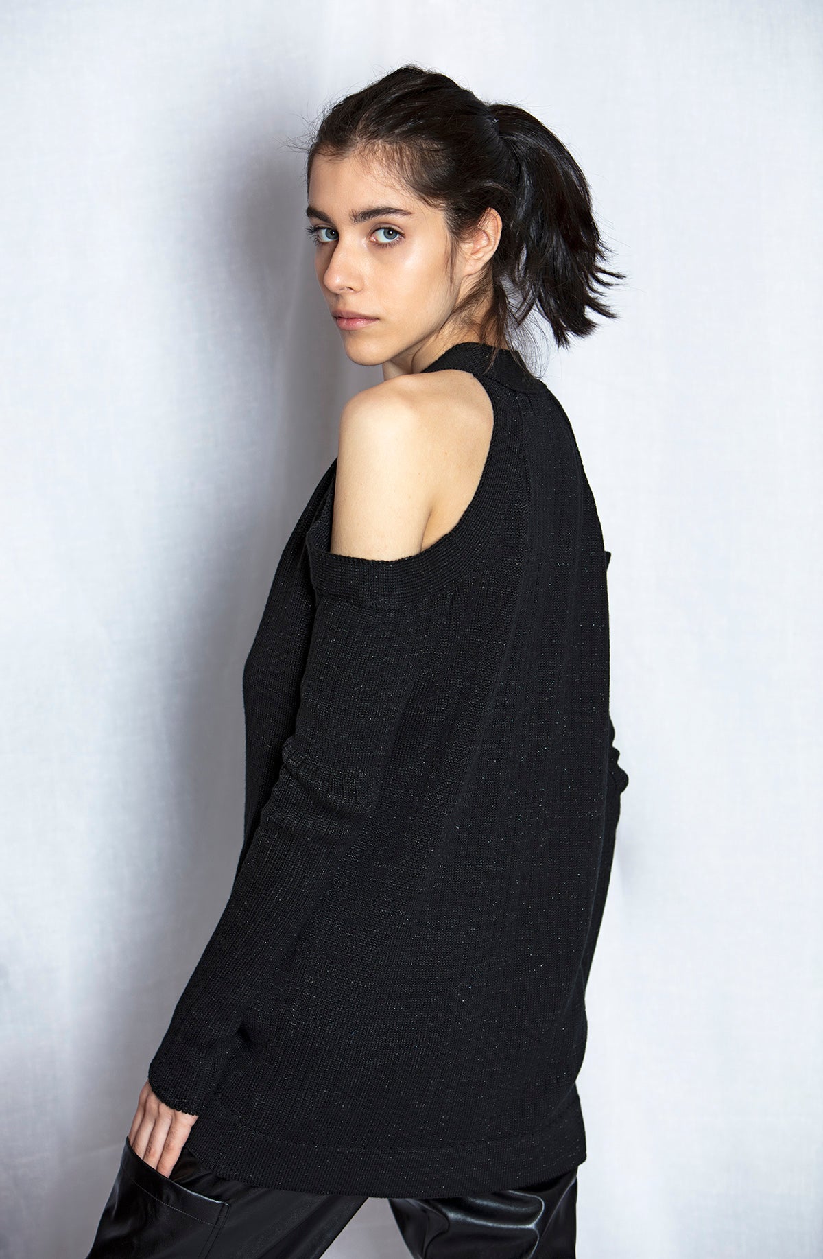 Cold Shoulders Cardigan - Black