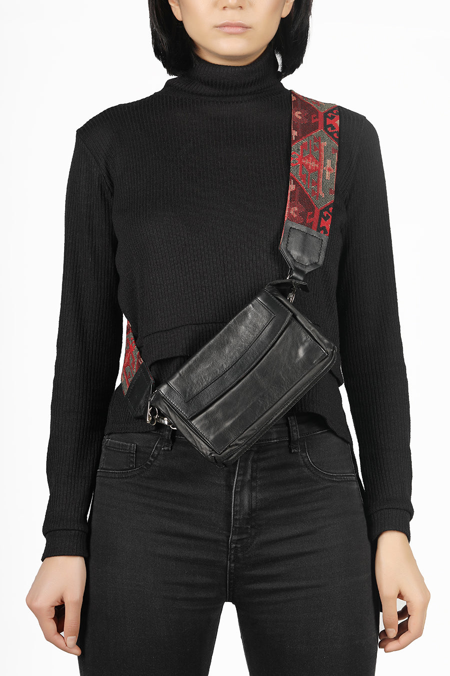 Nazan-shoulder-bag-on-model