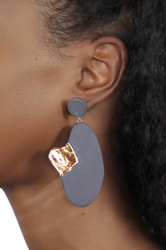 Ooloong- dangle earrings