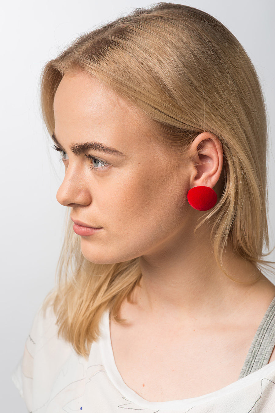 SOMA-plusch-red-round-earrings