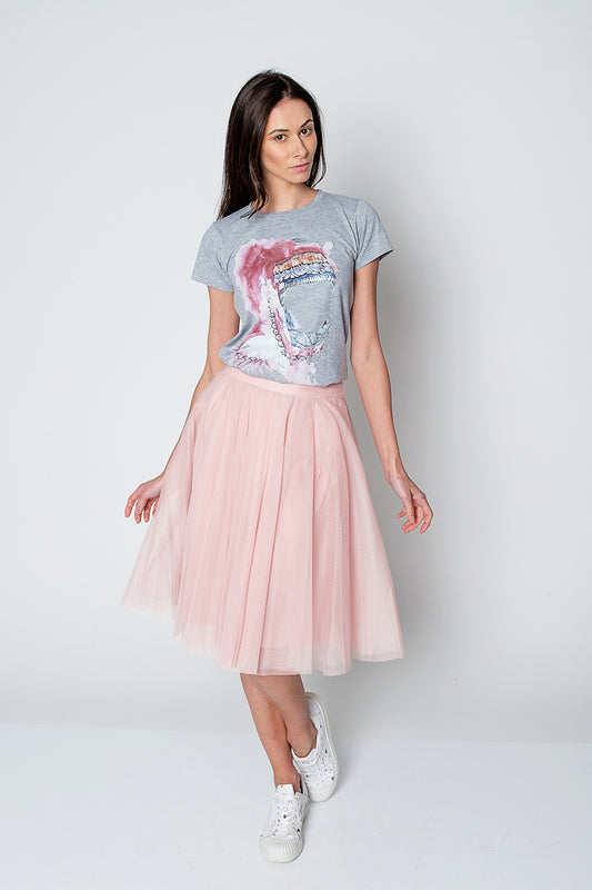 Model wearing Armenian Girl T-shirt