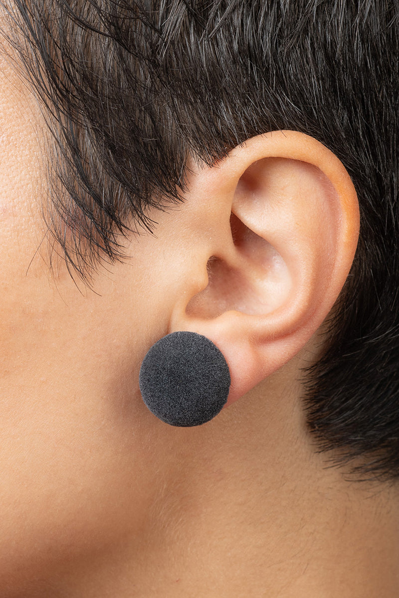 Soma-plusch-round-earrings-grey